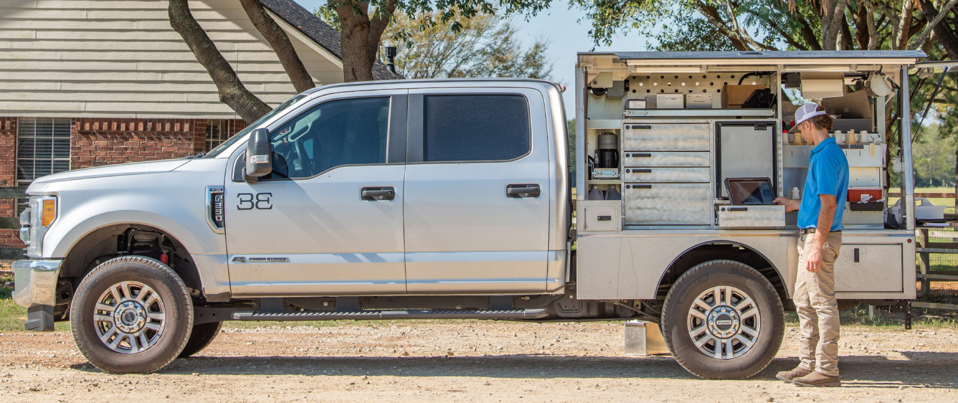 FULLY EQUIPPED MOBILE UNIT